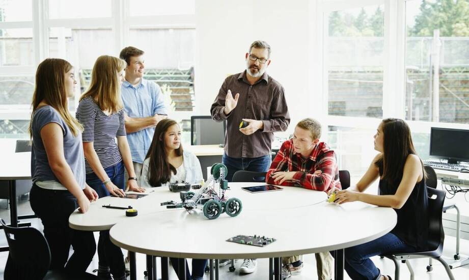 Jakie są najważniejsze prawa nauczycieli związane z zatrudnieniem?