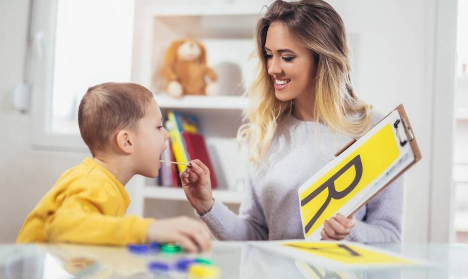 Terapia logopedyczna: kluczowe aspekty wspierania rozwoju mowy u dzieci