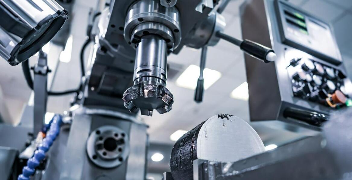 Nowoczesne automaty tokarskie a jakość obróbki skrawaniem detali do 32 mm