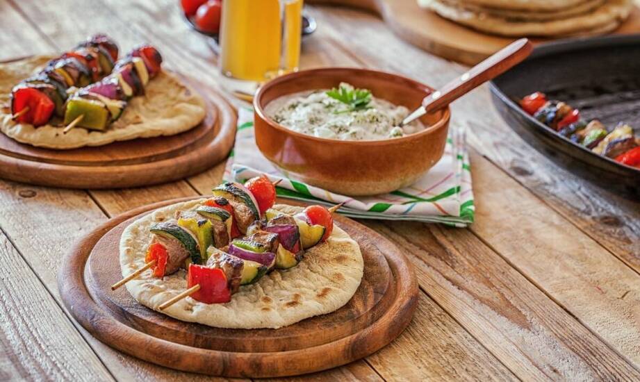 Jak izraelska kuchnia wzbogaca kulinarną ofertę Krakowa?