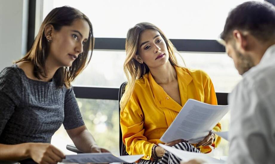 Jak tłumaczenia z hiszpańskiego wspierają współpracę w handlu międzynarodowym?