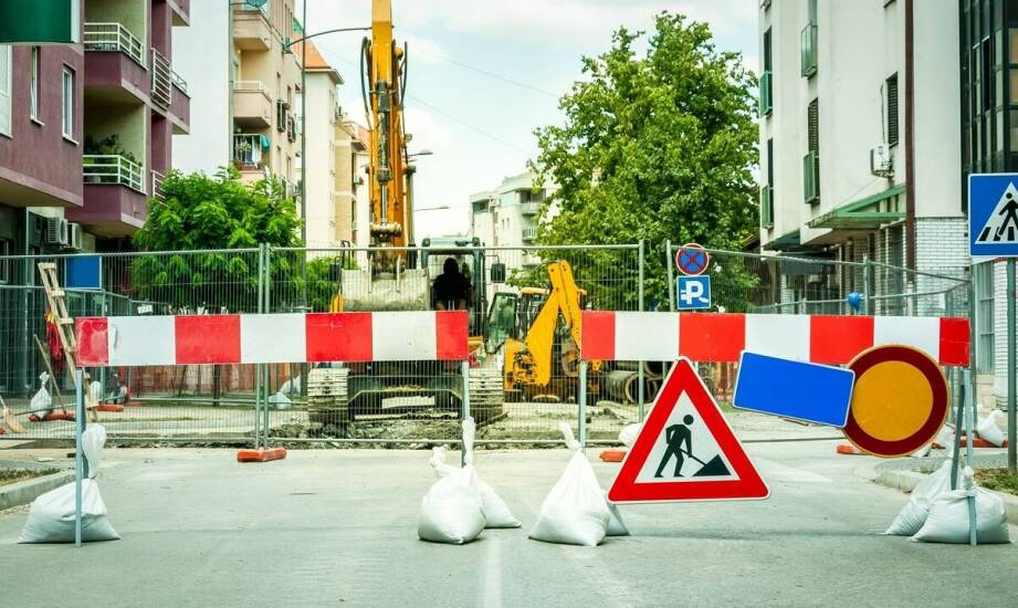 Jak zapewniamy bezpieczeństwo podczas operacji z użyciem dźwigów?