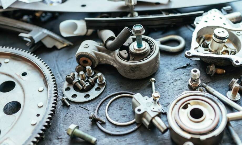 Części zamienne do wózków paletowych – jak zapewnić ich dostępność?