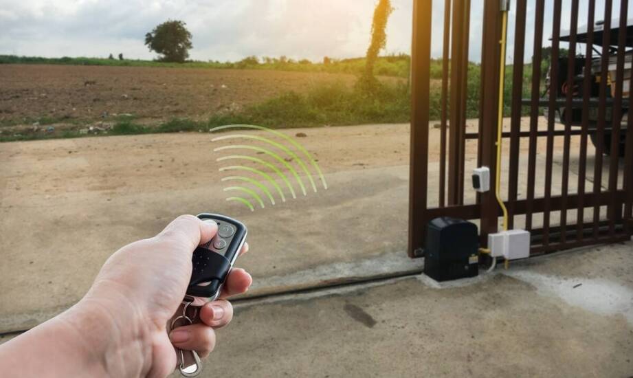 Napędy do bram a integracja z systemami inteligentnego domu