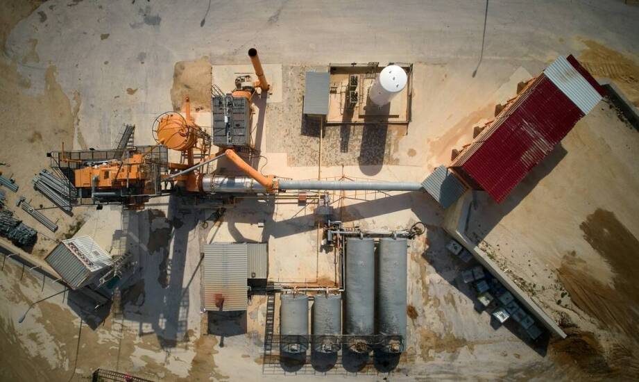 Jakie korzyści niesie współpraca z betoniarnią o wysokiej wydajności produkcji?