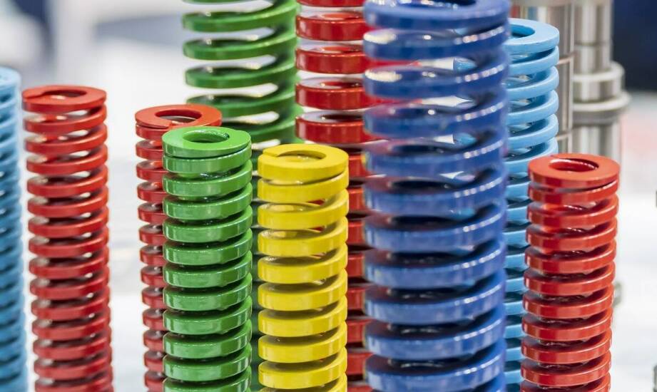 Jakie materiały dominują w produkcji pułapek sprężynowych?