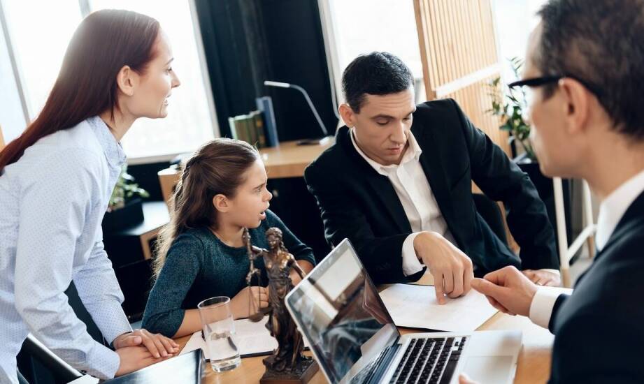 Dlaczego warto powierzyć formalności firmie specjalizującej się w legalizacji?