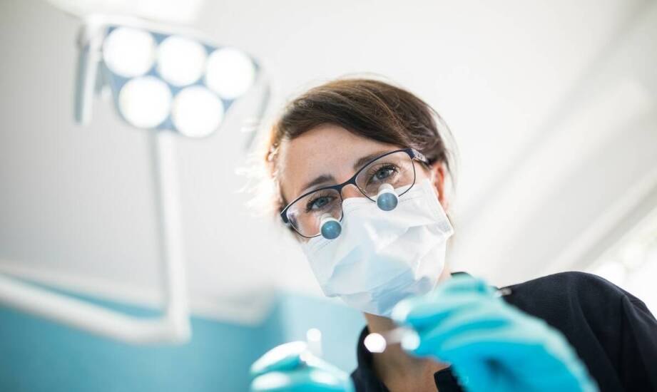 Ekstrakcja zęba a higiena jamy ustnej – zalecenia po zabiegu