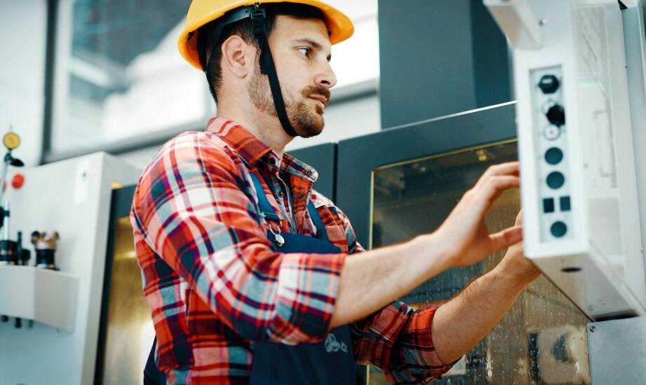 Pracownicy z Ukrainy a nowe możliwości dla rynku pracy w sektorze maszynowym