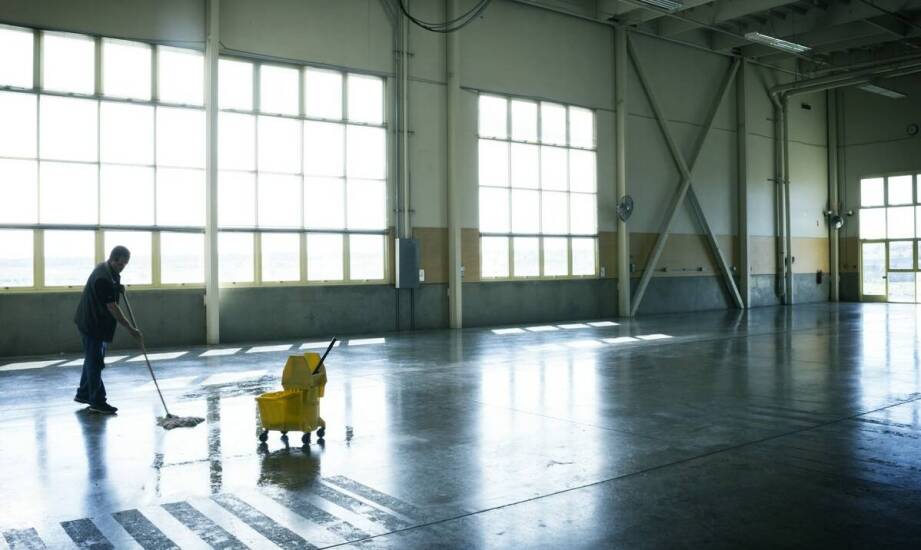 Zastosowanie i zalety posadzek przemysłowych w różnych gałęziach przemysłu