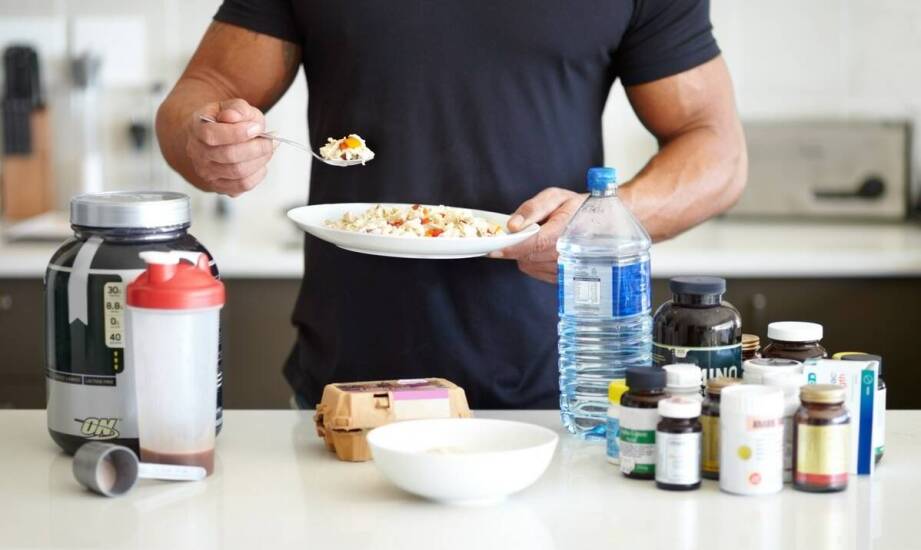 Posiłki regeneracyjne – co warto wiedzieć o odżywianiu po wysiłku