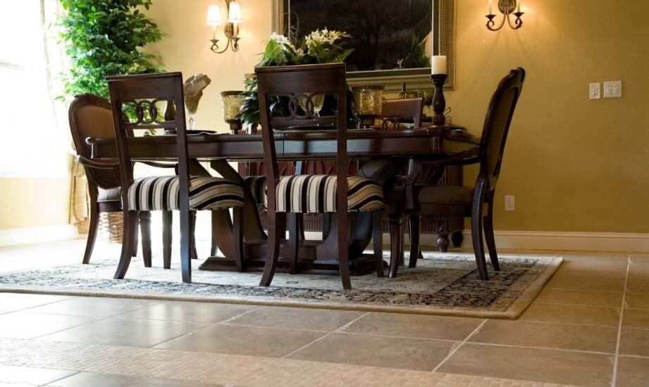 Rodzaje i zastosowanie posadzek kamiennych w aranżacji wnętrz i ogrodów