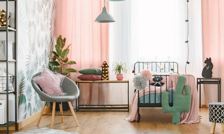 Jak zminimalizować wpływ nadmiaru bodźców na dziecko w jego pokoju?