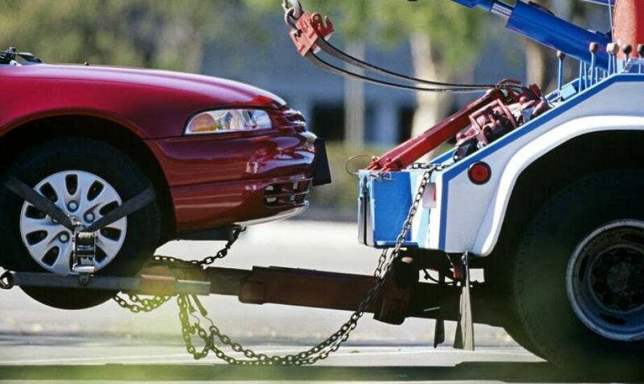 Autoholowanie – sprawdzone sposoby na bezpieczne i szybkie wsparcie na drodze