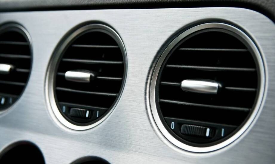 Serwisowanie klimatyzacji samochodowej – na czym polega i dlaczego jest ważne
