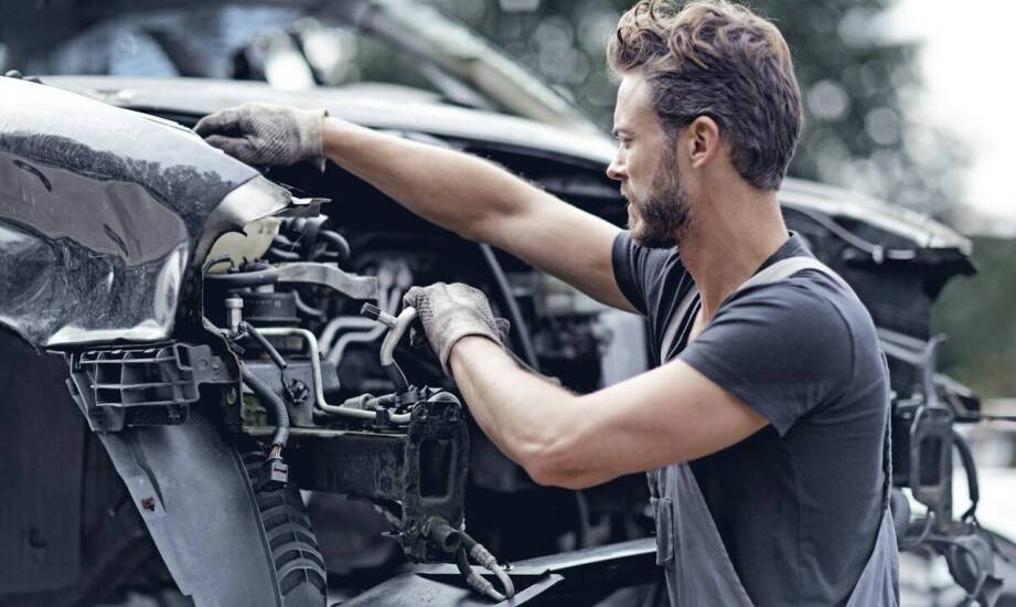 Najważniejsze zagadnienia mechaniki pojazdowej – co warto wiedzieć przed wizytą w warsztacie