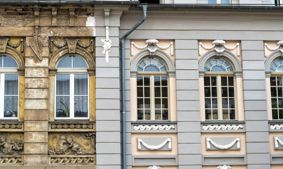 Nowoczesne trendy i materiały w elewacjach zewnętrznych budynków