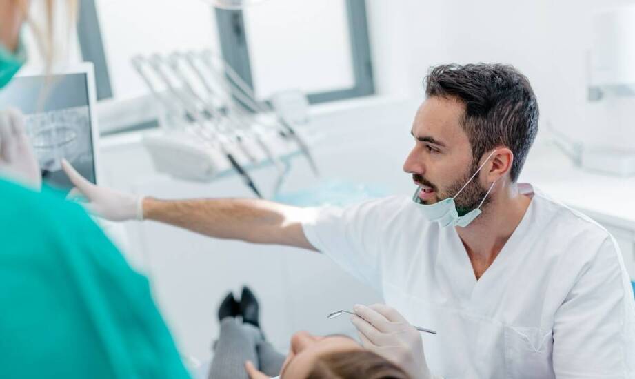Najważniejsze informacje o usługach stomatologicznych i zdrowiu jamy ustnej