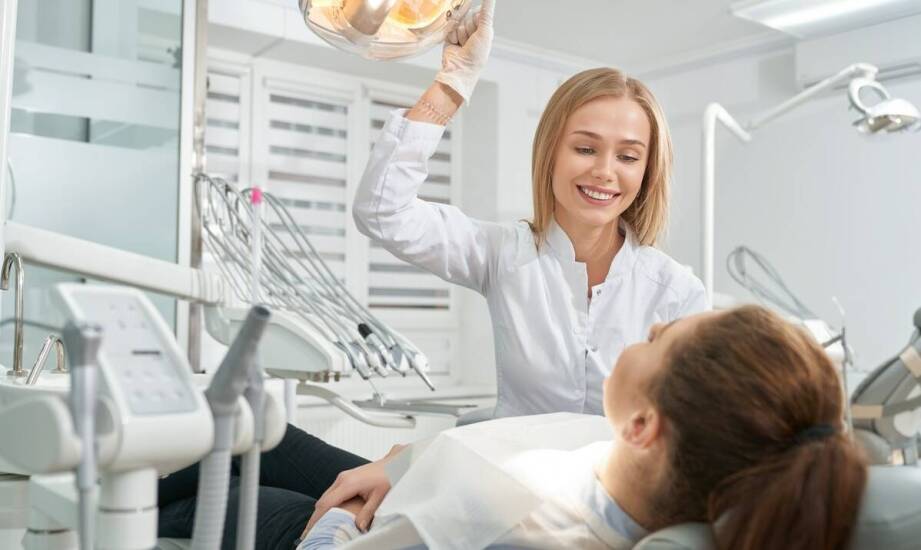 Nowoczesna stomatologia – co oferują współczesne gabinety dentystyczne