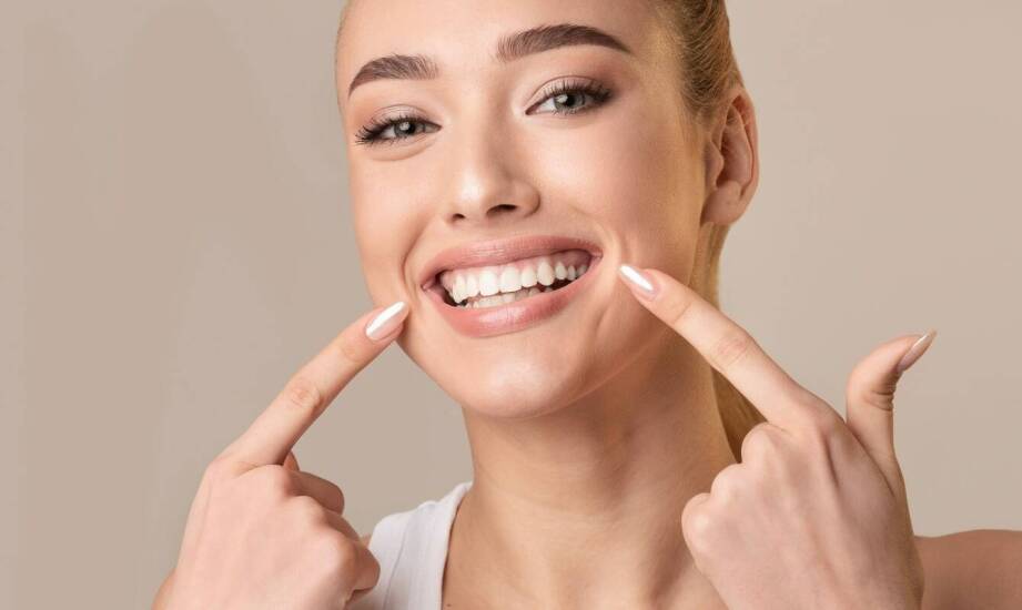 Wybielanie nakładkowe – skuteczna metoda na jasny i zdrowy uśmiech