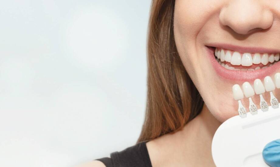 Protetyka stomatologiczna – najważniejsze informacje i możliwości odbudowy zębów