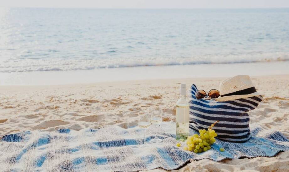 Pokoje do wynajęcia nad morzem – przegląd ofert i inspiracje na urlop