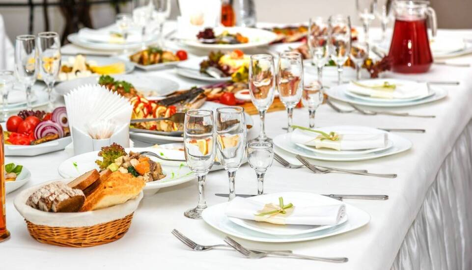 Catering na każdą okazję – sprawdzone rozwiązania i inspiracje kulinarne