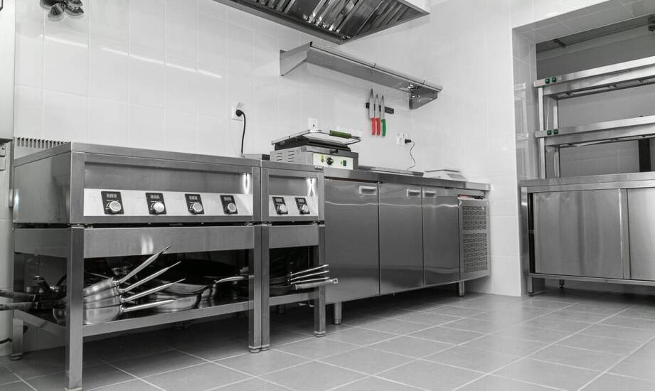 Jak profesjonalny serwis kuchenek wspiera długowieczność urządzeń gastronomicznych?