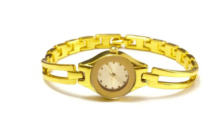 Złote zegarki damskie – elegancja i styl w modnych dodatkach