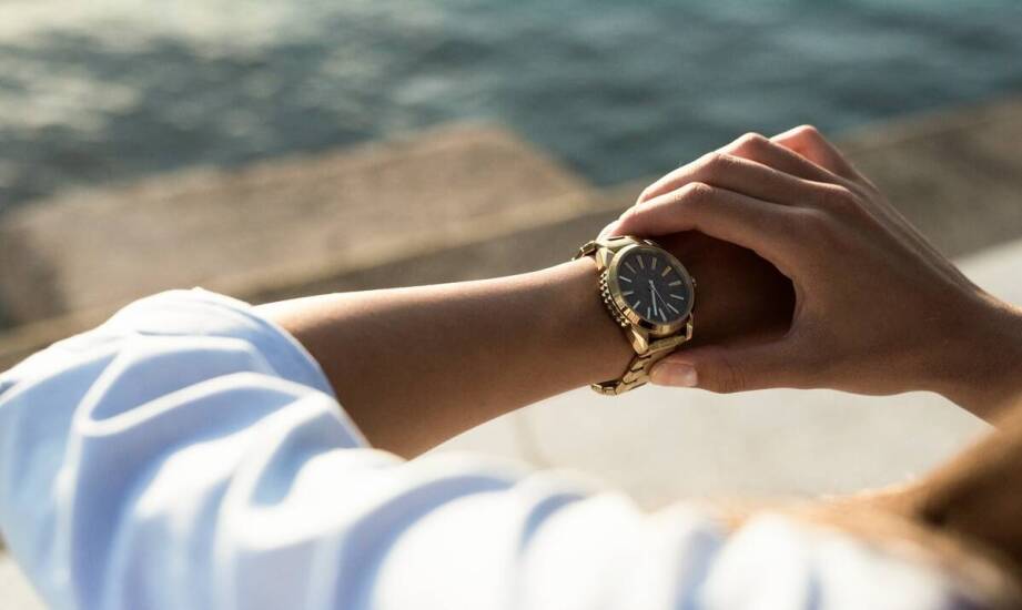 Wodoszczelne zegarki damskie – trendy i funkcje, które warto znać