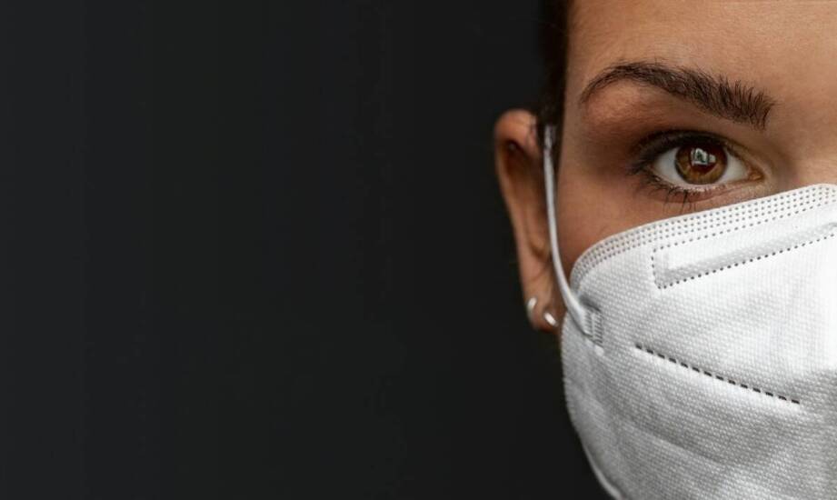 Maseczki ochronne – podstawowe rodzaje, budowa i zasady użytkowania