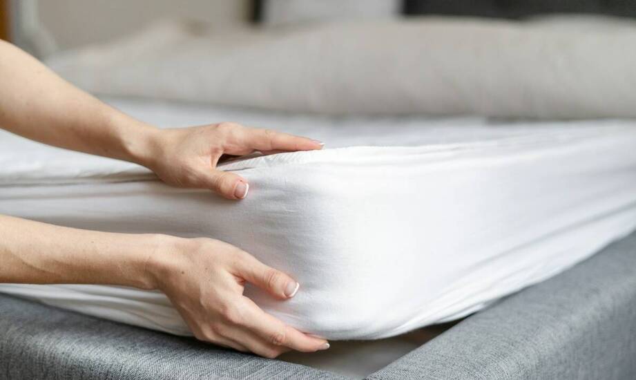 Pokrowce na materace – praktyczne rozwiązania zapewniające higienę i komfort