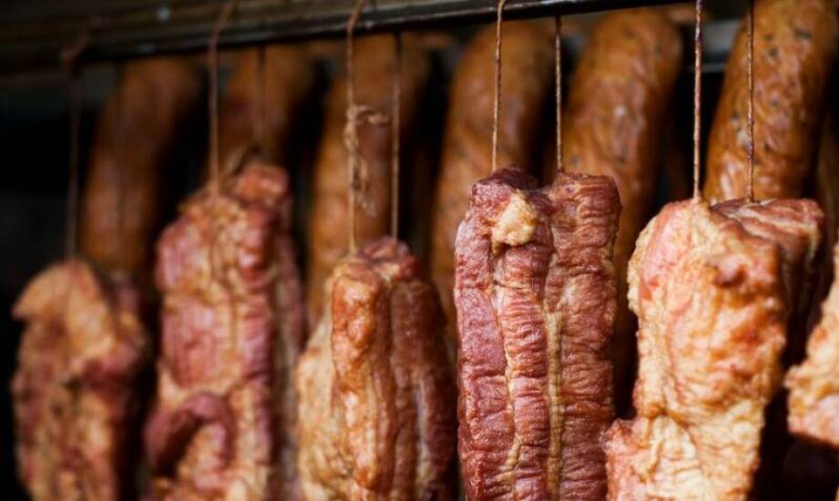 Tradycyjne wędzonki – sekrety smaku i rzemiosła dawnych receptur