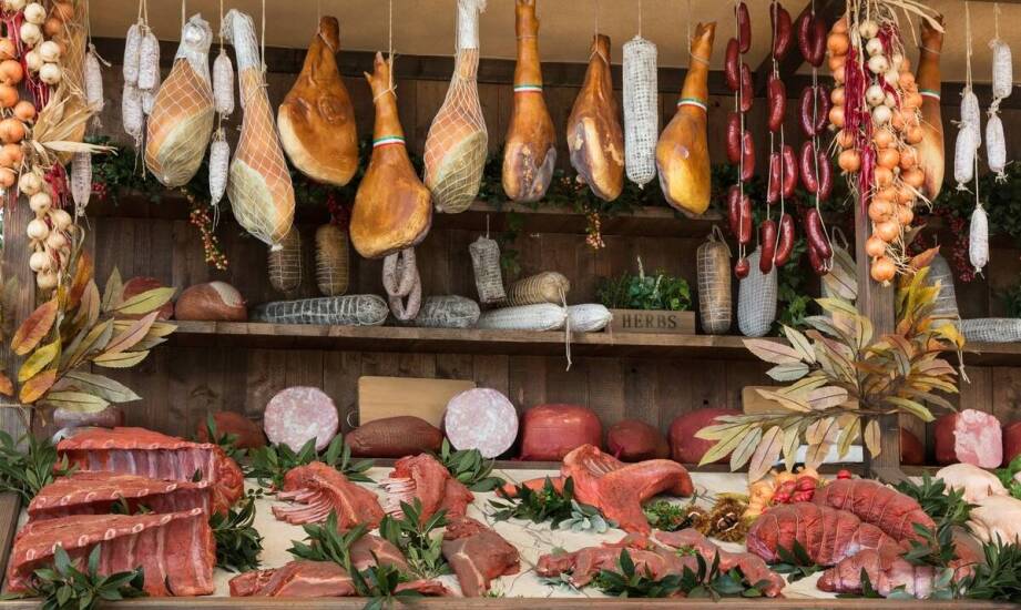 Tradycyjne wyroby wędliniarskie – smaki, rodzaje i sekrety produkcji
