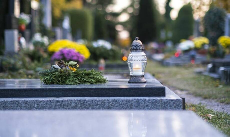 Usługi pogrzebowe – na co zwrócić uwagę przy wyborze zakładu funeralnego