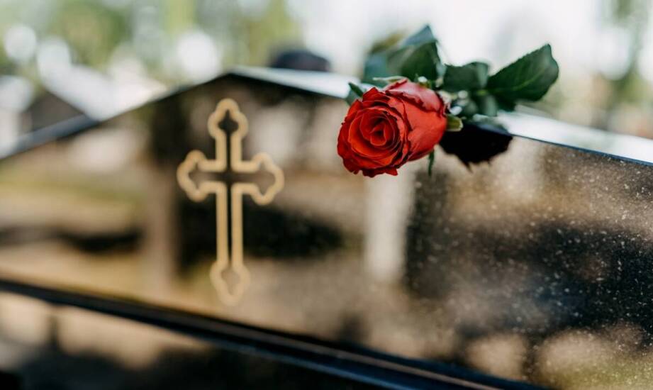 Usługi pogrzebowe – przebieg ceremonii i wsparcie w trudnych chwilach