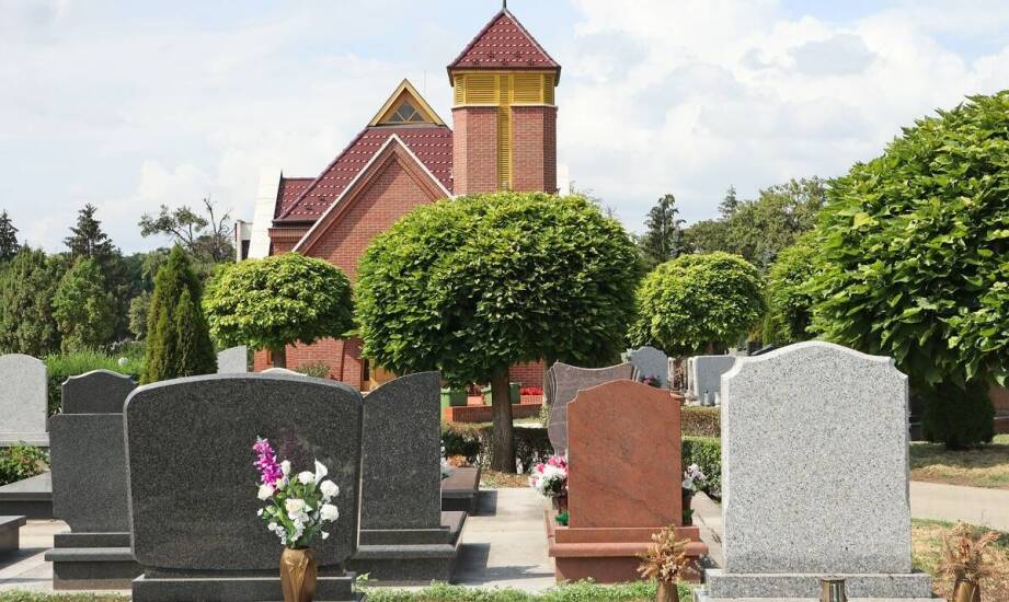 Usługi pogrzebowe – wszystko, co warto wiedzieć przed organizacją pochówku