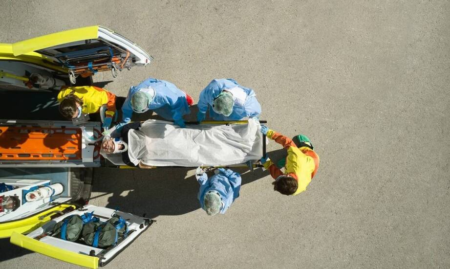 Transport zwłok – najważniejsze informacje i procedury przewozu zmarłych