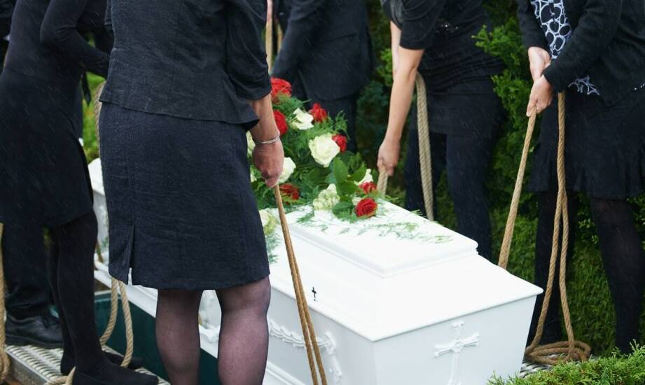 Usługi pogrzebowe – kompleksowe informacje na temat organizacji pochówku