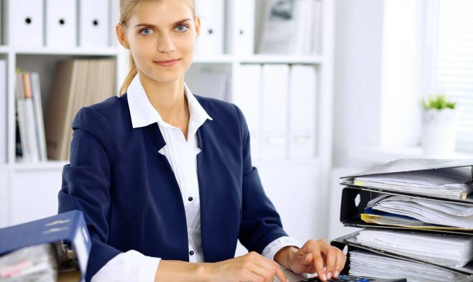 Usługi kadrowo-płacowe – zakres, korzyści i najważniejsze informacje