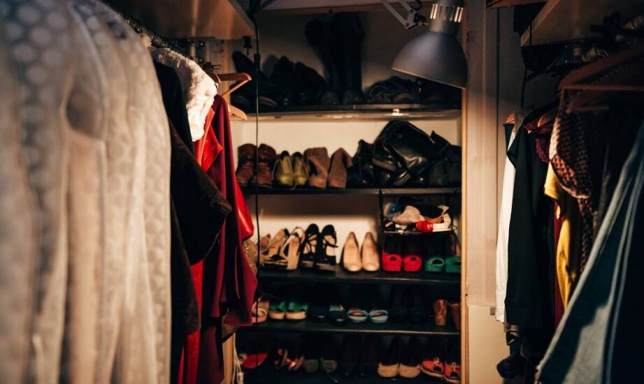 Pantografy do szafy – funkcjonalne rozwiązania do przechowywania ubrań