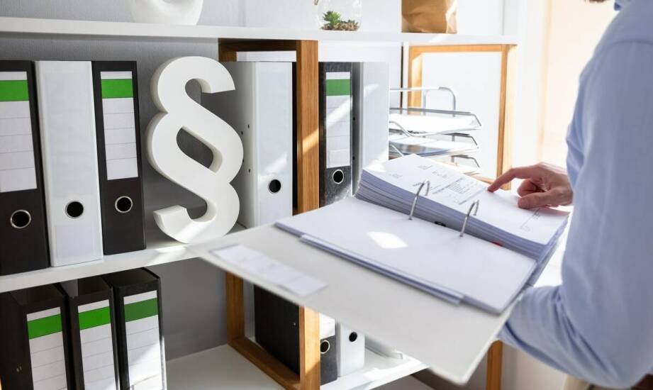 Dlaczego warto zainwestować w organizery biurowe na dokumenty?