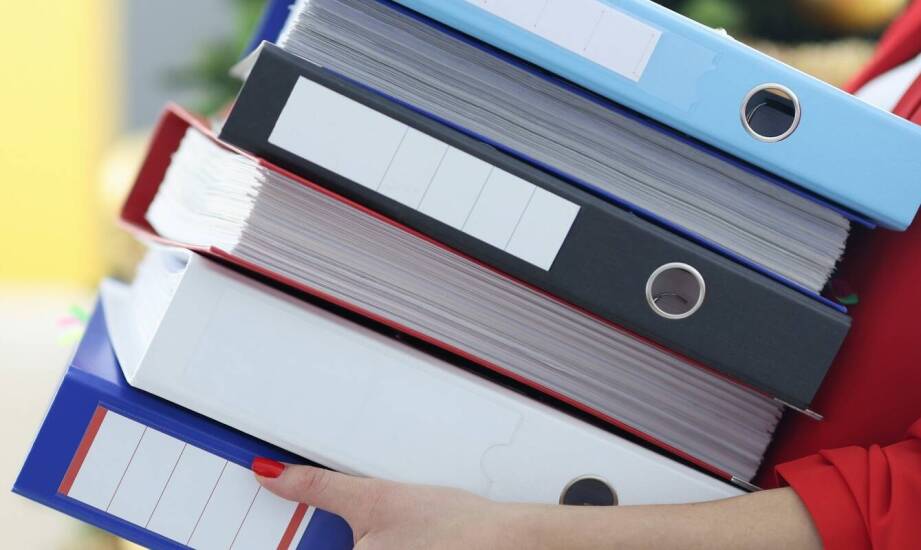 Organizery biurowe na dokumenty – sprawdzony sposób na porządek w pracy