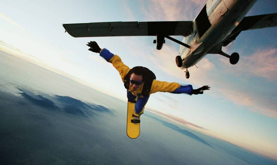 Skok z 4000m: Co sprawia, że jest to jedno z najbardziej ekscytujących przeżyć?