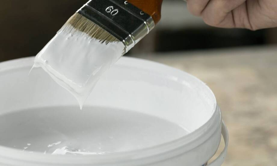 Lakierowanie na mokro – technologia, zastosowania i zalety tej metody