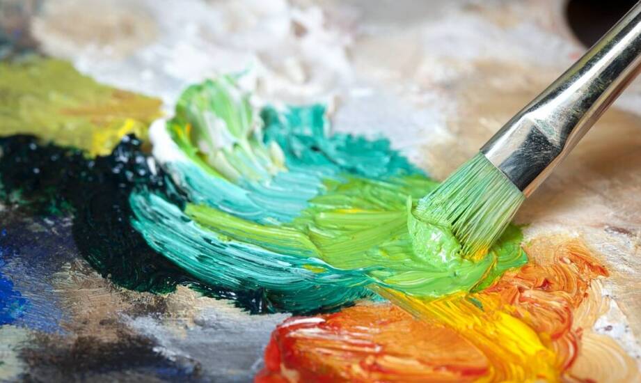 Malowanie na mokro – techniki, zastosowania i korzyści tej metody