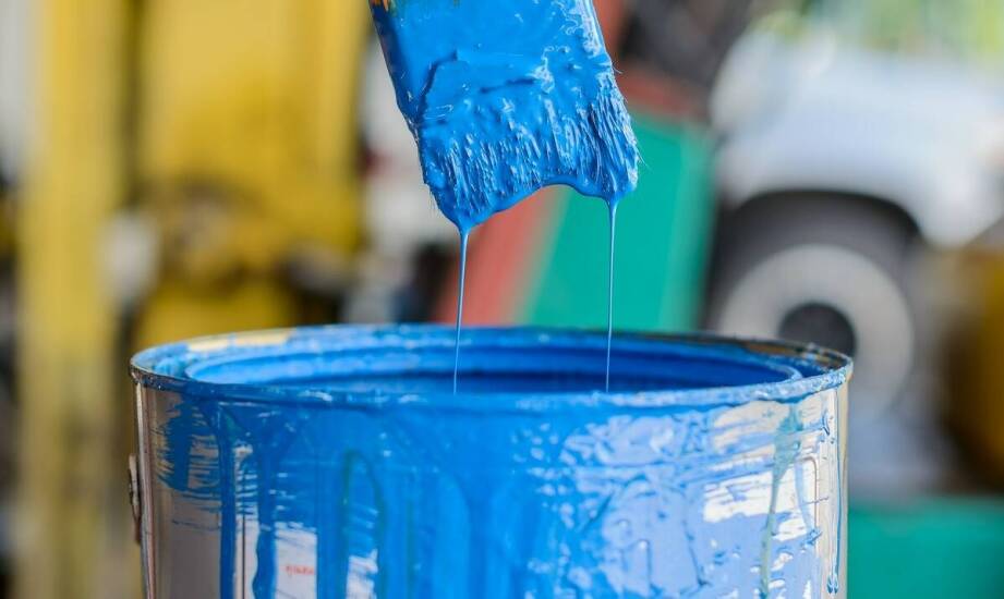 Lakierowanie mokre – zastosowania, zalety i etapy procesu malowania