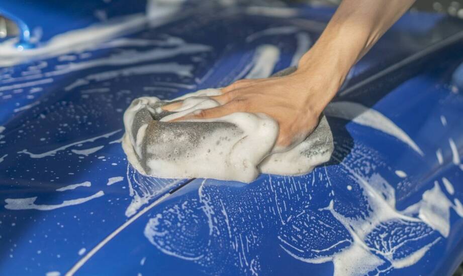 Lakierowanie na mokro – proces, zastosowania i zalety tej technologii