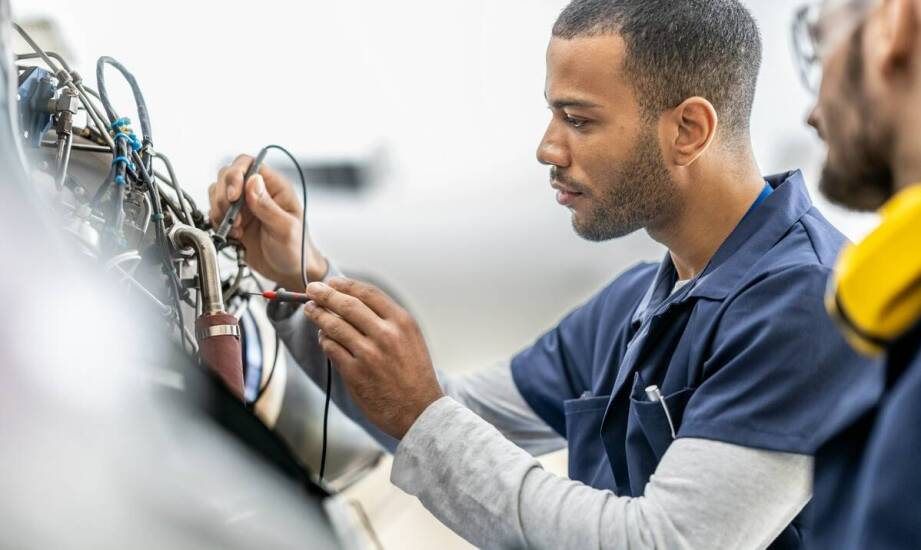 Najczęstsze usterki układów elektrycznych w samochodach osobowych