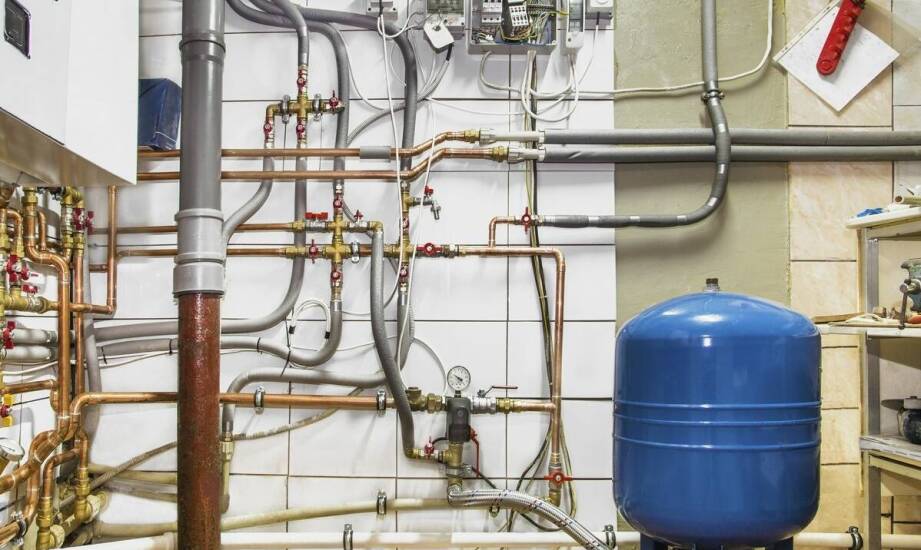 Nowoczesne rozwiązania w komunikacji kablowej i technologiach kotłów gazowych